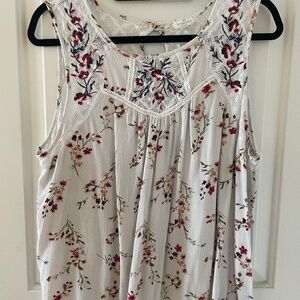 Mason + Belle, white, floral, and lace flow tank. Purchased from Stitch Fix.